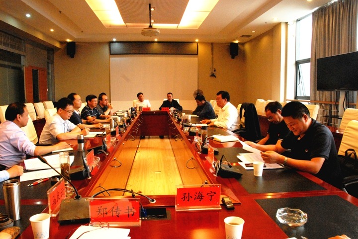 谈球吧集团与寻甸县政府举行座谈会