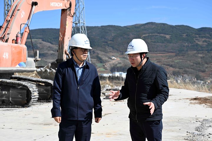集团党委委员、副总经理、总工程师施从伟到先锋煤业调研安全生产工作